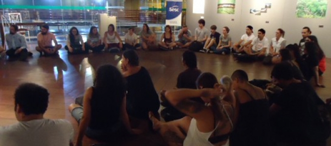 Estudantes do curso de Artes Visuais prestigiam exposi��o do artista Z� Paiva