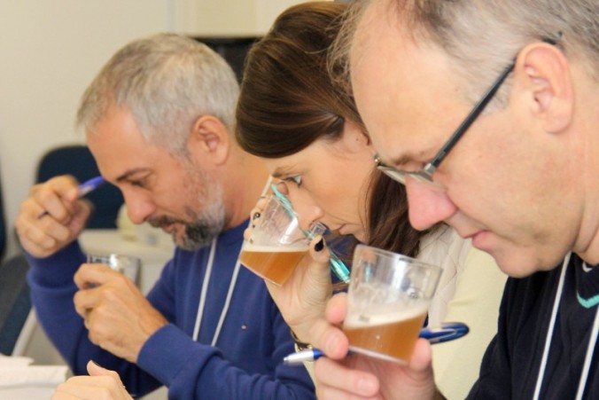 Cerveja produzida por acad�micos e professor do Curso � finalista em Concurso.