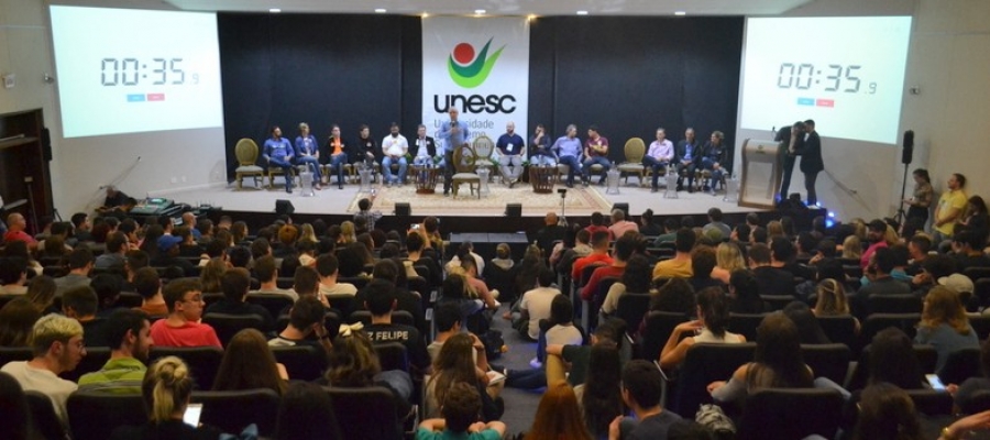 Unesc recebe candidatos  Cmara Federal e ao Senado para debate