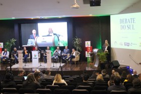 Candidatos a governador recebem demandas das universidades comunitrias