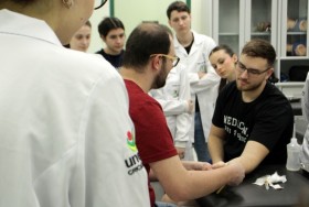 Excel�ncia acad�mica: Unesc alcan�a Nota 4 no Exame Nacional de Avalia��o da Forma��o M�dica (Enamed)