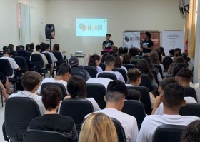 Neabi e Secretaria de Diversidades da Unesc compartilham saberes em escolas de Cricima