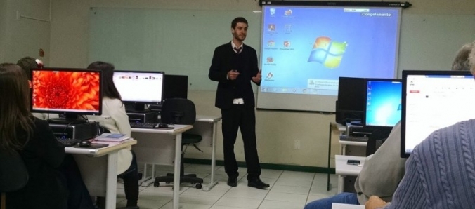 Conhecimento compartilhado: aluno d� capacita��o para professores de Administra��o