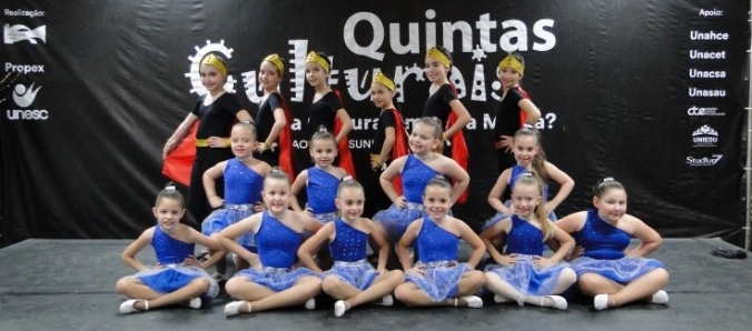 Bal infantil encanta o pblico no palco do Quintas Culturais