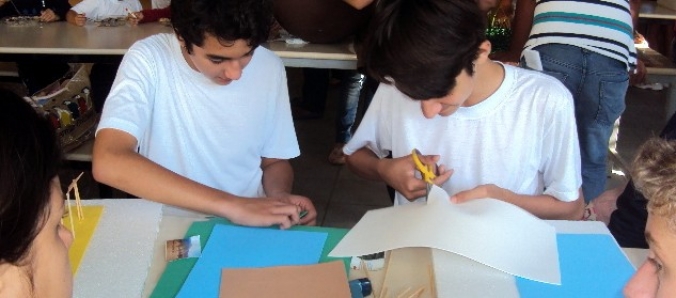 Alunos de Geografia realizam oficina em escola de Crici�ma