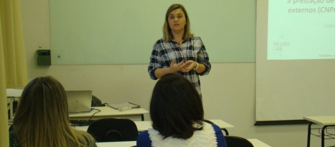 Professores e alunos da Unesc participam de forma��o sobre pesquisa