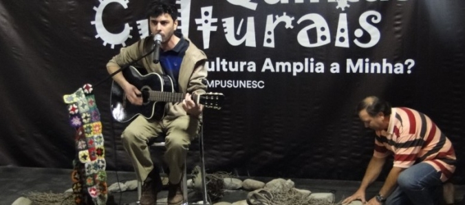 Alunos e colaboradores da Unesc s�o recebidos com m�sica e mandalas