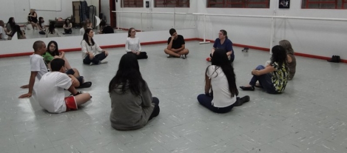 Oficina de teatro promove bem-estar