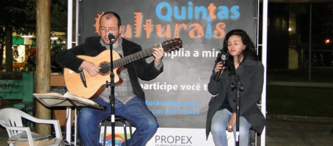 Dupla encanta com samba no Quintas Culturais