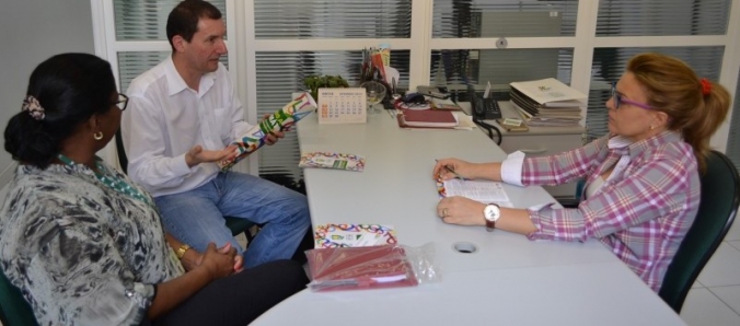 Representante da ACIC apresenta 1� Pr�mio de Matem�tica � Unesc