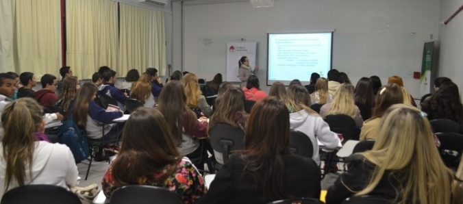 Aul�es Itinerantes gratuitos para o Enem da Unesc iniciam em escola de Crici�ma