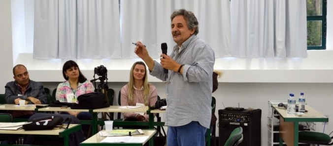 Jorge Larrosa ministra palestra para professores da Universidade