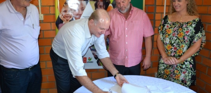 Unesc e Morro da Fuma�a assinam parceria para Casa da Cidadania