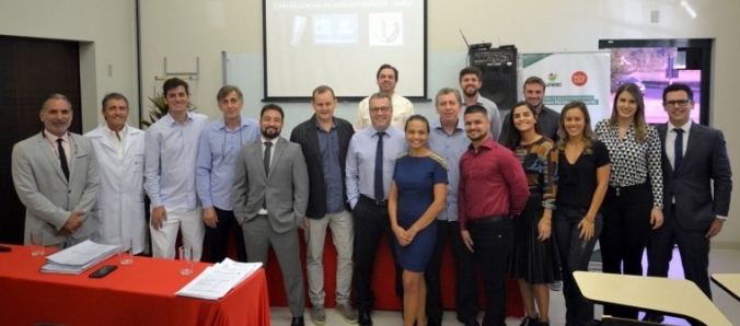 Primeira turma da p�s em Implantodontia apresenta artigos de conclus�o de curso