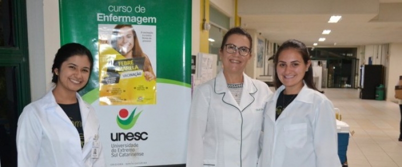 Enfermagem a postos para vacina��o