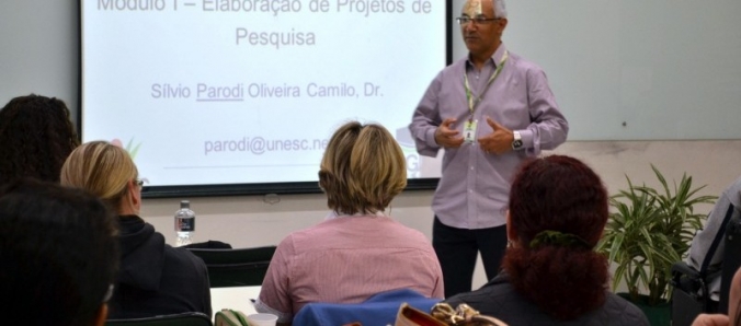 Forma��o para pesquisadores re�ne professores e alunos