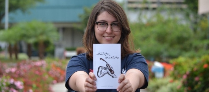 Destino e Desatino: Estudante lan�a obra sobre seu mundo de inspira��es