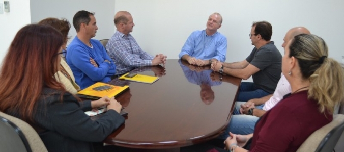 Reitoria recebe presidente do Crici�ma Esporte Clube