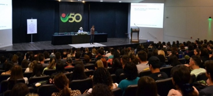 Semin�rio Regional do Proesde debate educa��o e forma��o humana