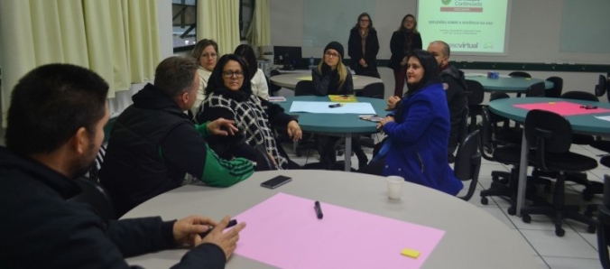 Forma��o Continuada discute o ensino a dist�ncia na Unesc