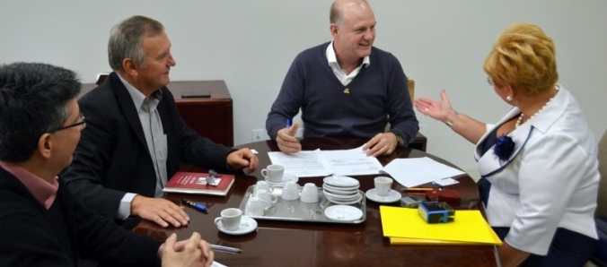 Unesc firma acordo com universidade da Polnia