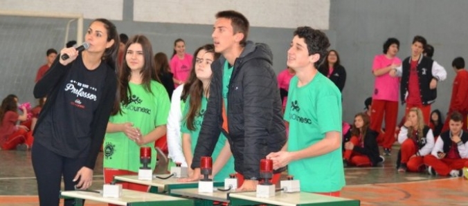 Sorrisos e brincadeiras marcam o Dia do Estudante no Col�gio Unesc