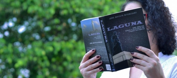 Editora Unesc lana obra sobre a cidade histrica de Laguna