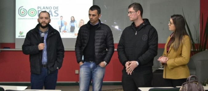 Empres�rios e alunos compartilham experi�ncias no encerramento do Plano de 60 dias