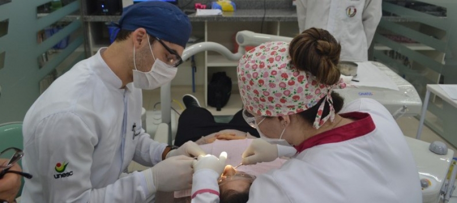 Unesc realiza capacitao com profissionais da Odontologia de Brao do Norte