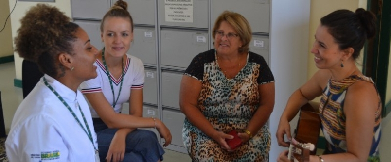 Caf� compartilhado e roda de conversas na Semana da Mulher