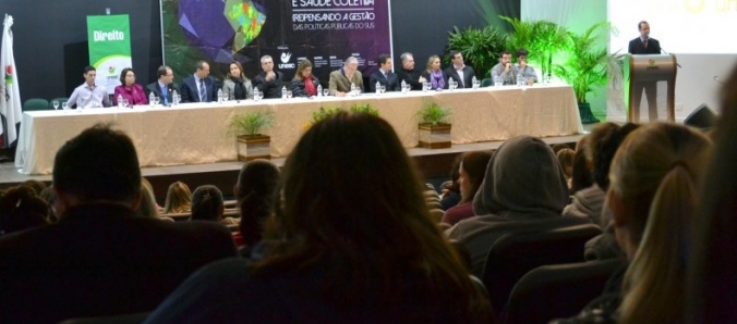 Direito Sanit�rio e Sa�de Coletiva em pauta na Universidade