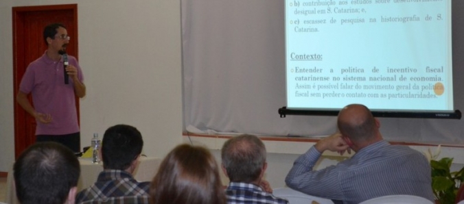 Polticas fiscais em Santa Catarina  tema de palestra do curso de Cincias Econmicas