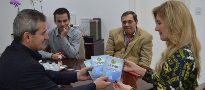 Reitoria recebe imagens da posse