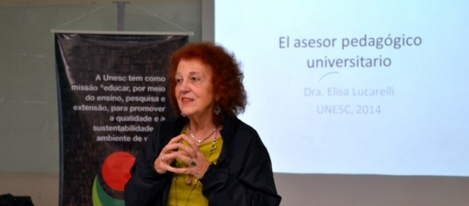 Professora da Universidade de Buenos Aires faz palestra para docentes da Unesc
