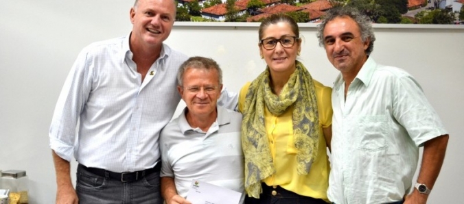 Reitoria empossa novo coordenador da EdiUnesc