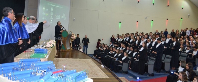 Colao de Grau especial rene acadmicos de 16 cursos