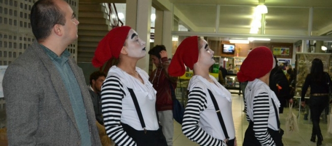 Quintas Culturais: m�micas e sorrisos embalam a chegada de alunos e professores