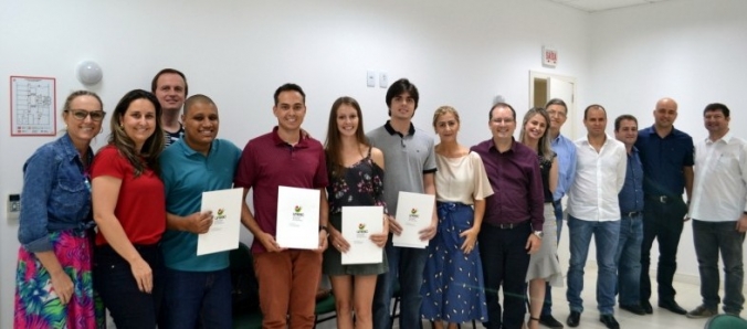 Enade: Reitoria entrega premia��o para estudantes contemplados com bolsa de estudos
