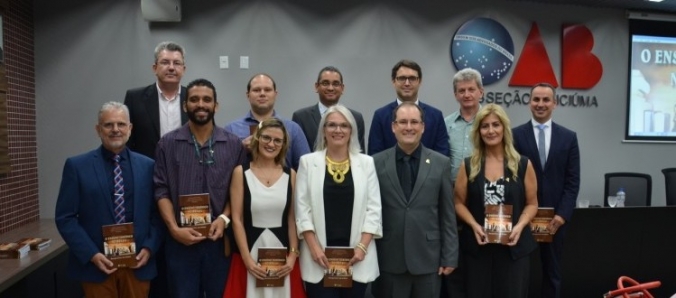 Professores da Unesc participam de primeiro livro da OAB Crici�ma