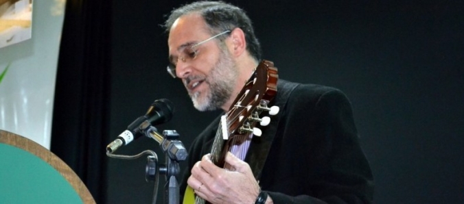 Curso de Letras comemora 40 anos e lan�a CD e livros escritos por professores