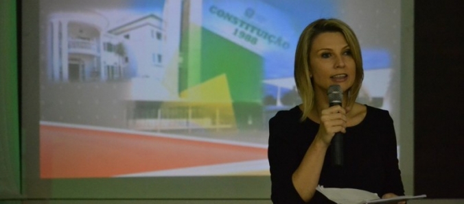 Aula Inaugural do Mestrado em Direito traz professora M�nia Leal