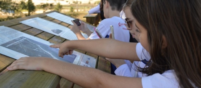 Estudantes da regi�o aprendem sobre arqueologia