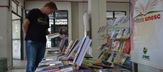 Editora Unesc promove Feira do Livro de volta �s aulas
