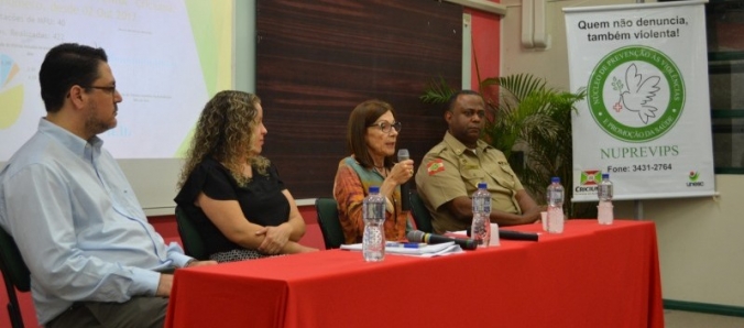Viol�ncia contra a mulher � tema de roda de conversa na Unesc