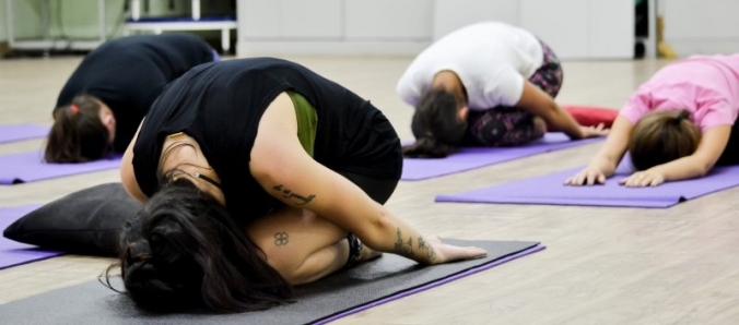 Bem-estar: Unesc oferece Yoga para promover qualidade de vida entre colaboradores
