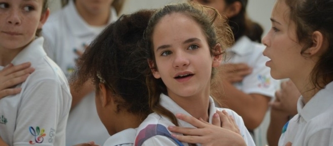 Bairro da Juventude traz canes de natal em agradecimento