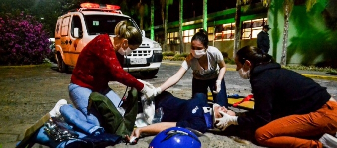 Simula��o: Futuros enfermeiros sentem a realidade do atendimento em emerg�ncia