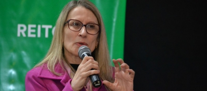 Estela Benetti fala sobre Economia e Inova��o na Unesc e afirma crescimento em SC