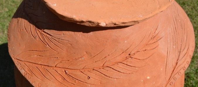 Urnas de cer�mica guardar�o parte da hist�ria