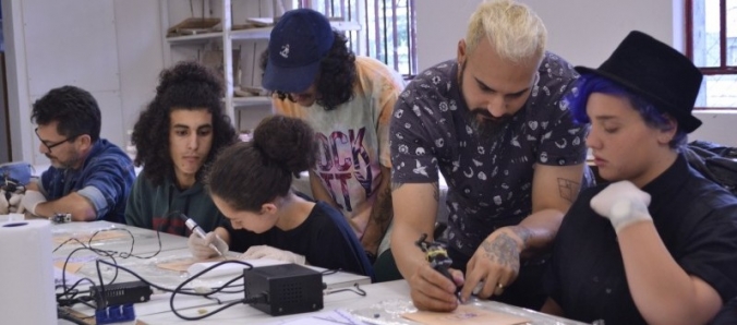Oficina de Introduo  Tatuagem revela caminhos artsticos alternativos na Unesc
